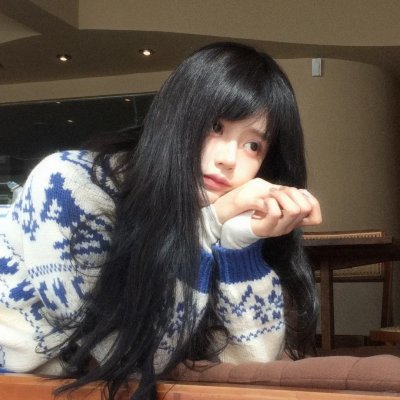 陀螺女孩海报
